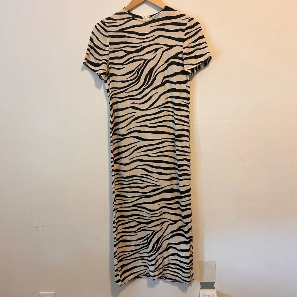 Zara XSmall Women’s Black Zebra Print Crewneck Zipper Midi Dress - Picture 3 of 10